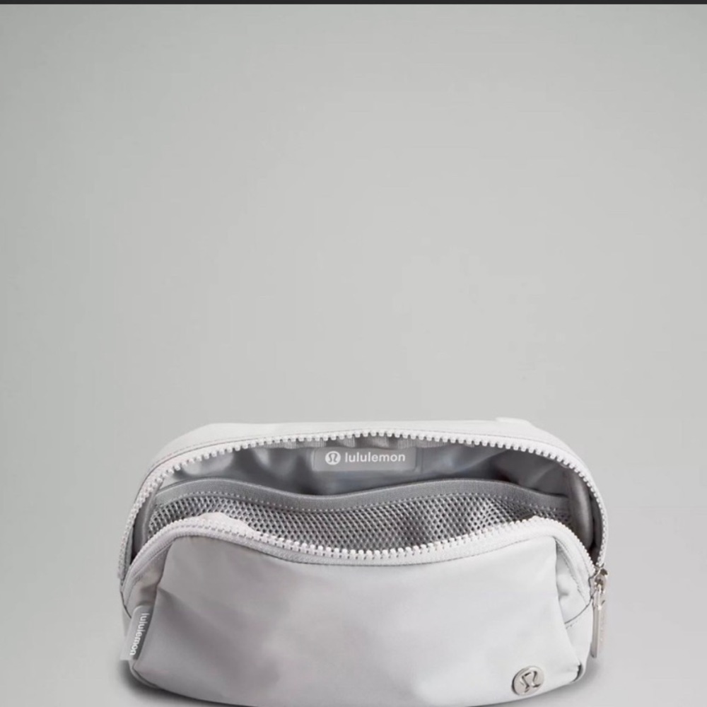 Lululemon Everywhere Belt Bag Crossbody Fanny Pack Waist Unisex New authentic - Picture 3 of 6